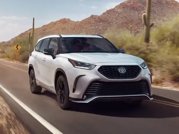 2025 Toyota Highlander driving