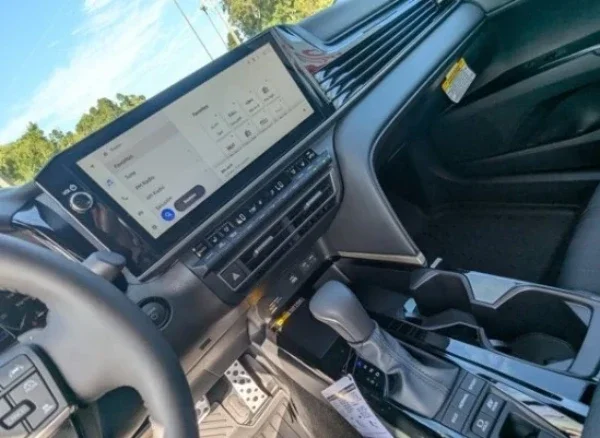 2026 Toyota Camry Transmission and Display screen